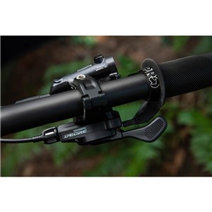 MANETKA SH M6100 I-SPEC EV 12 RZ